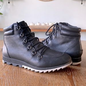 Sorel boots. Size 9.5. Excellent condition. Worn only once.